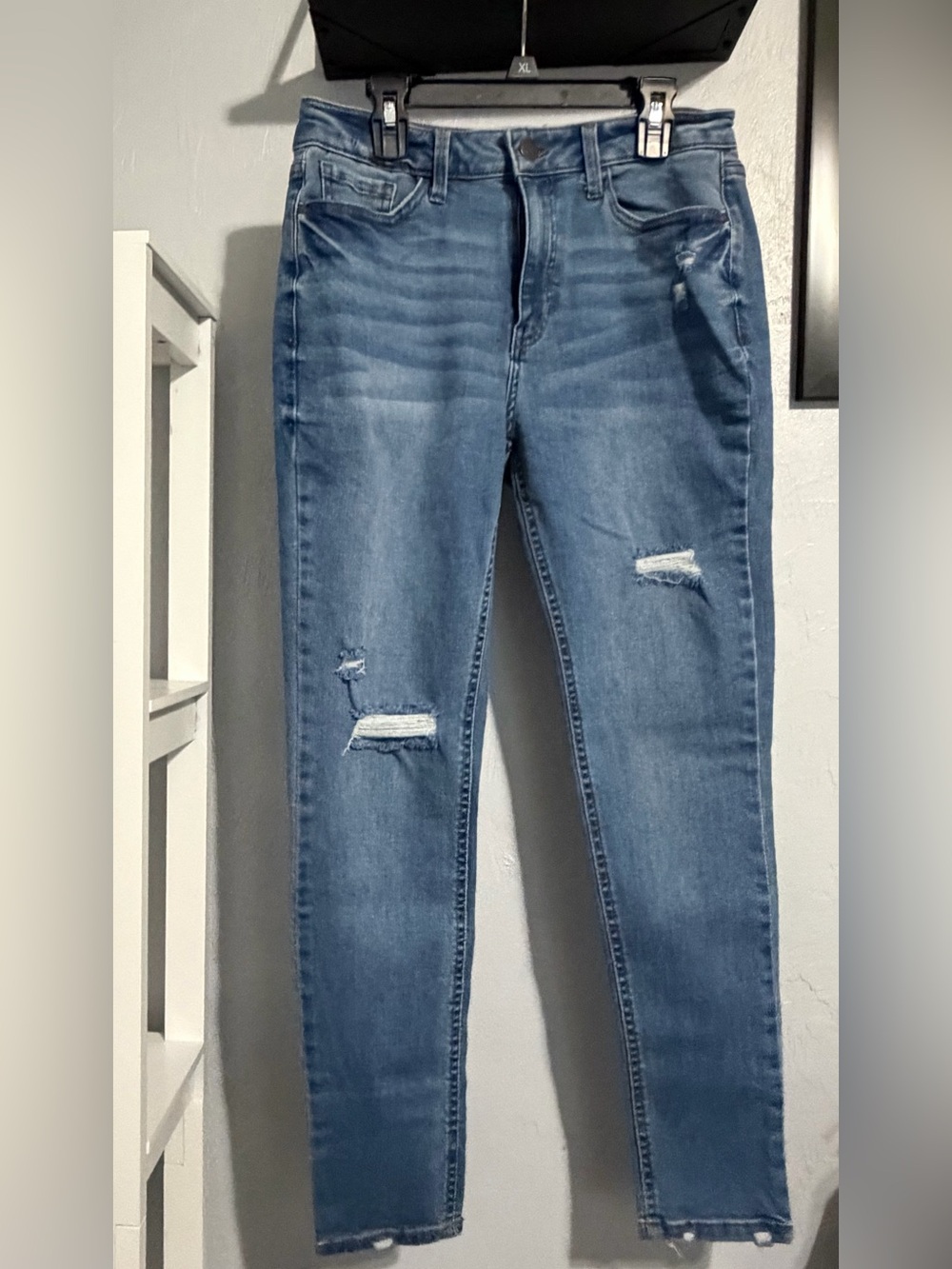a.n.a Women's Light Blue Distressed Jeggings